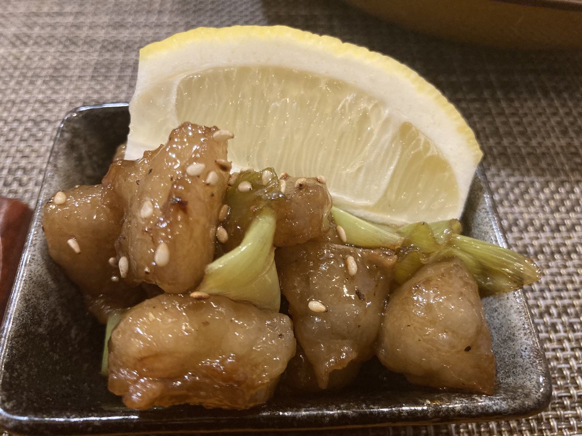 エミオン tweet media