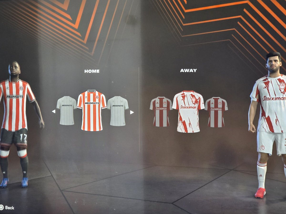 Supermac1989's tweet photo. Seriously @EASPORTSFC @EASPORTS @EA when are you going to add 3rd kits for teams that arent just footballing giants? Bit of a joke this isnt it? https://t.co/GbcXqEywMo