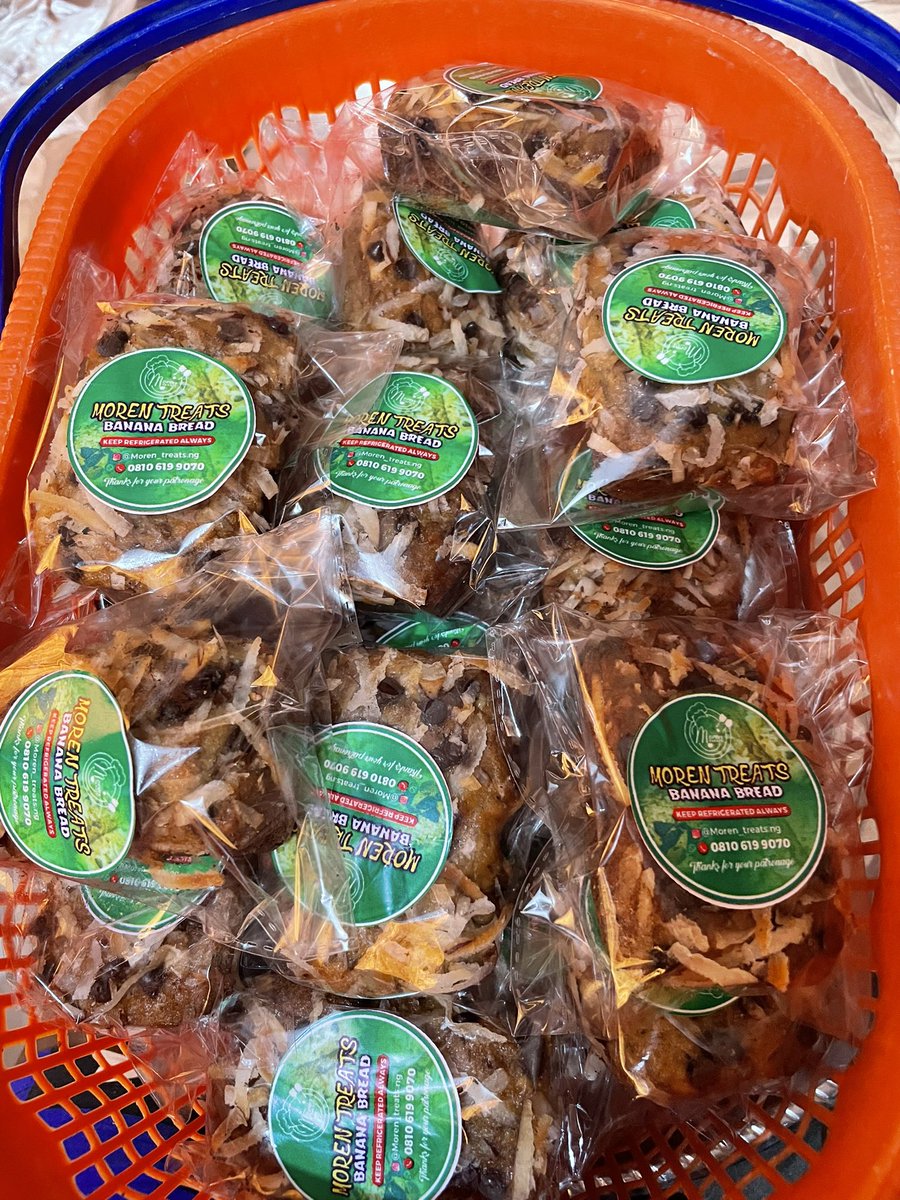 Please I am selling banana bread mini sizes for 1,000 instead of 1,500
I still have about 50pcs of it in my fridge, please kindly buy 1 or 50 from me 😭