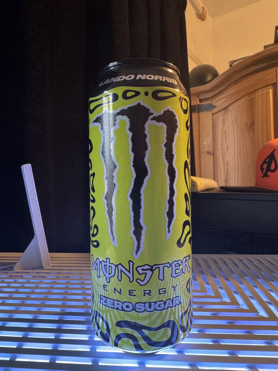 MrMathMatical's tweet photo. Got my @LandoNorris juice ready for, hopefully a good qualifying session. #F1 #SingaporeGP #F1Quali https://t.co/n5gulWSEof