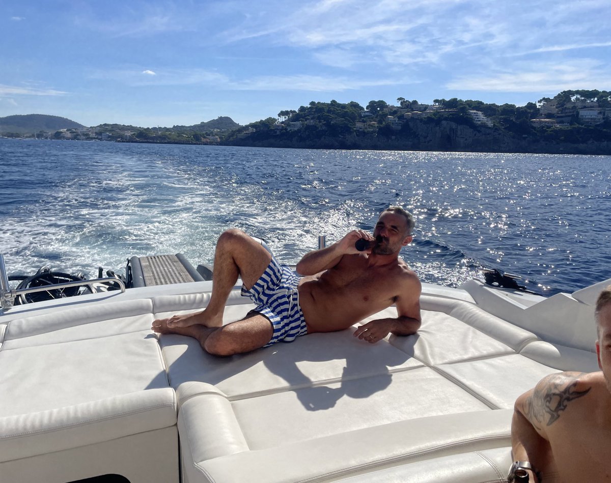 ArtTed___4's tweet image. Oooh Hello sailor