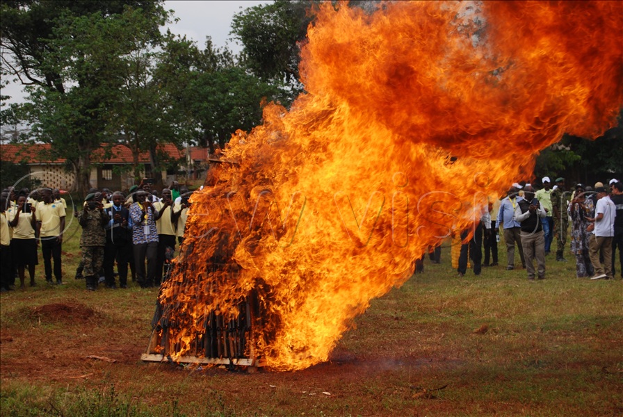 newvisionwire's tweet image. Uganda and the African Union (AU) have destroyed more than 100 illicit firearms, marking the launch of joint efforts to curb the spread of small arms and light weapons across the continent.

DETAILS || #VisionUpdates 👉👉newvision.co.ug/category/news/…