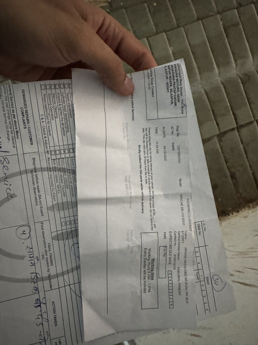 Rakeshksharma66's tweet image. Even on my previous visit, the servicing was not completed, and today was the second time I faced the same issue." I return to home and they canceled  my servicing with my permission #rr310 #tvsservice #Tvs