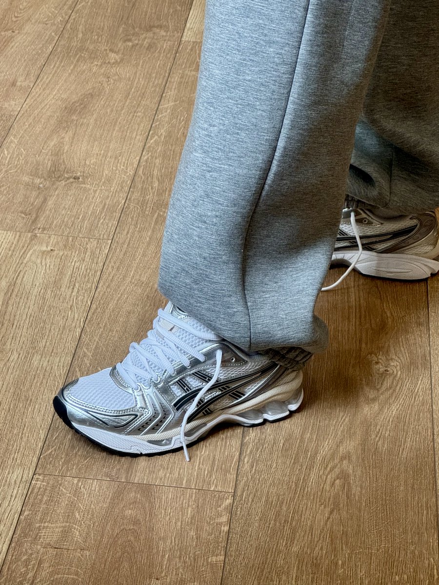 CaminoTV's tweet photo. Y'a full promo chez SVD ça va coffrer sa paire pour l'automne (ça s'applique direct au panier) 

https://t.co/fWvWO90SRO https://t.co/GwnIgt6gC9