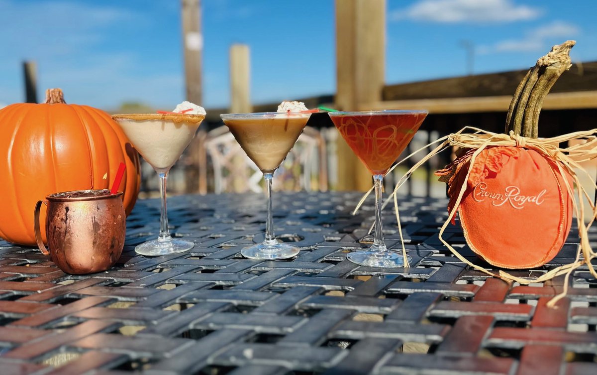 SharkysPier's tweet photo. 🏈🌞 **Great Weather Weekend at Sharky's Cafe!** 🌞🏈 Catch **Penn State vs UCLA** & **Pitt vs Boston College**! 🎉 Enjoy **$2 Mimosas** & Oktoberfest Specials! Join us for food, drinks, & fun! #SharkysCafe #ThePier #CollegeFootball #Oktoberfest #LatrobeEats #WeekendVibes https://t.co/f5TEEaffsz