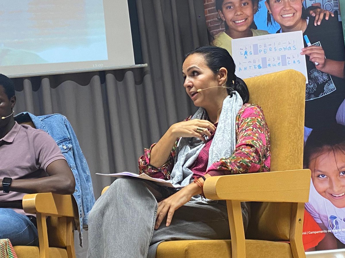 Entreculturas's tweet photo. @EntreculturasVa Pilar López-Dafonte, Responsable Regional para Asia de Fe y Alegría y @entreculturas, comparte cómo su trayectoria le ha enseñado que: “La justicia no es un abstracto que se construye solo, sino que se construye con el trabajo conjunto y la proximidad humana.” https://t.co/i3Ffkxl31G