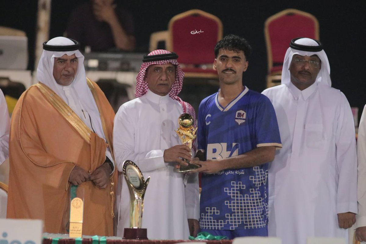 جائزة أفضل لاعب..⭐️
حسن راجح (فريق BH القنفذة )

#النخبة_السابعة_للأبطال_بالبيضين 
 #معقل_الأبطال
#القنفذة