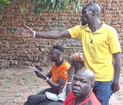 Westniletodayn2's tweet image. #KigeziNews #Westnilenews EXCITEMENT IN WEST NILE AS EMCEES, MEDIA PANELISTS GET SH100M STATEHOUSE CASH westnilenews.com/?p=7699 @Be_Matata @job_matua @2008gomu @MKarekye @SabirMusa16 @NRMOnline @Fahad38158546 @kirunda_faruk @karamojanews22 @AtimaCc