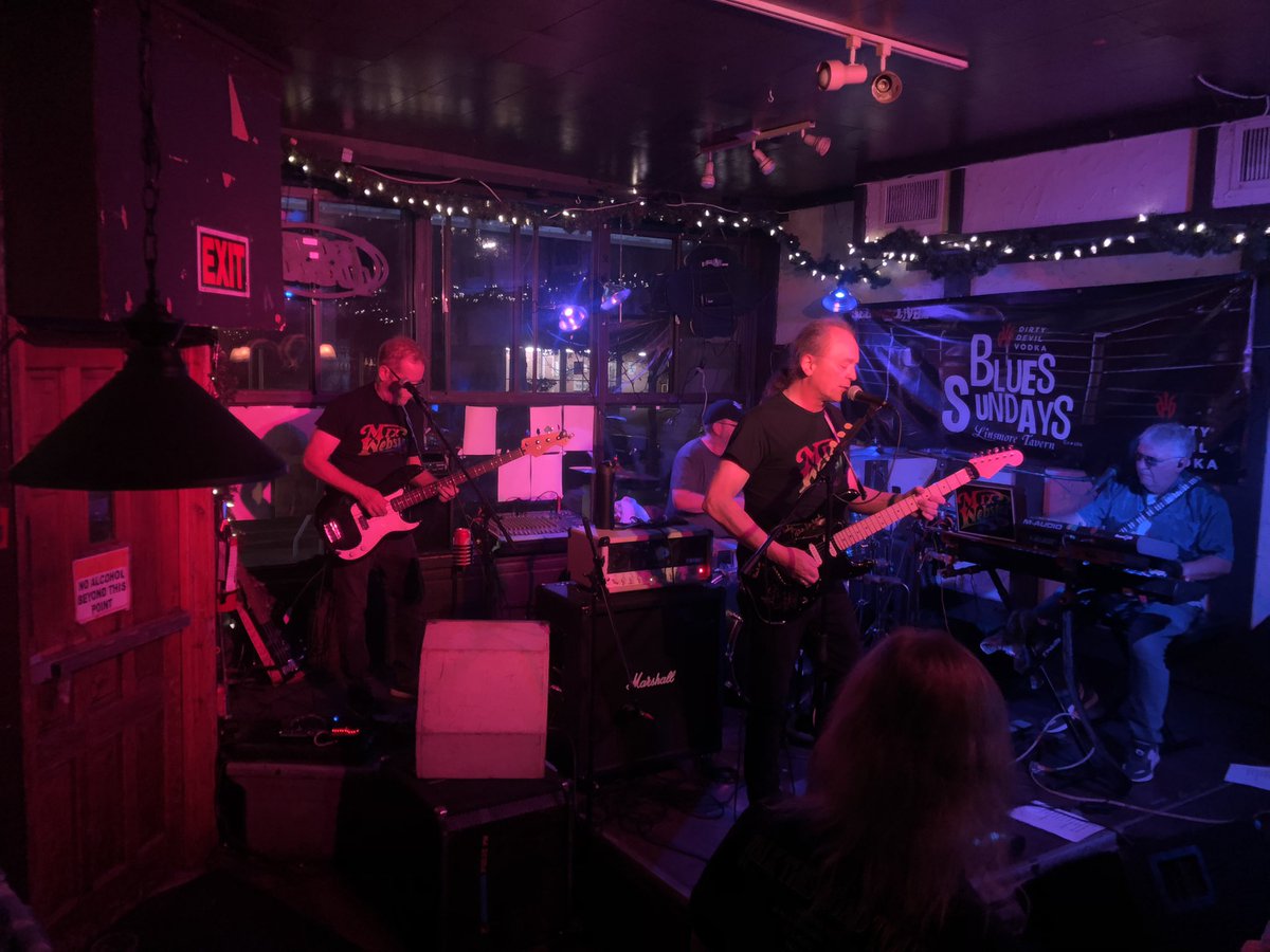 Mixing with the Websters at the Linny on the Danny