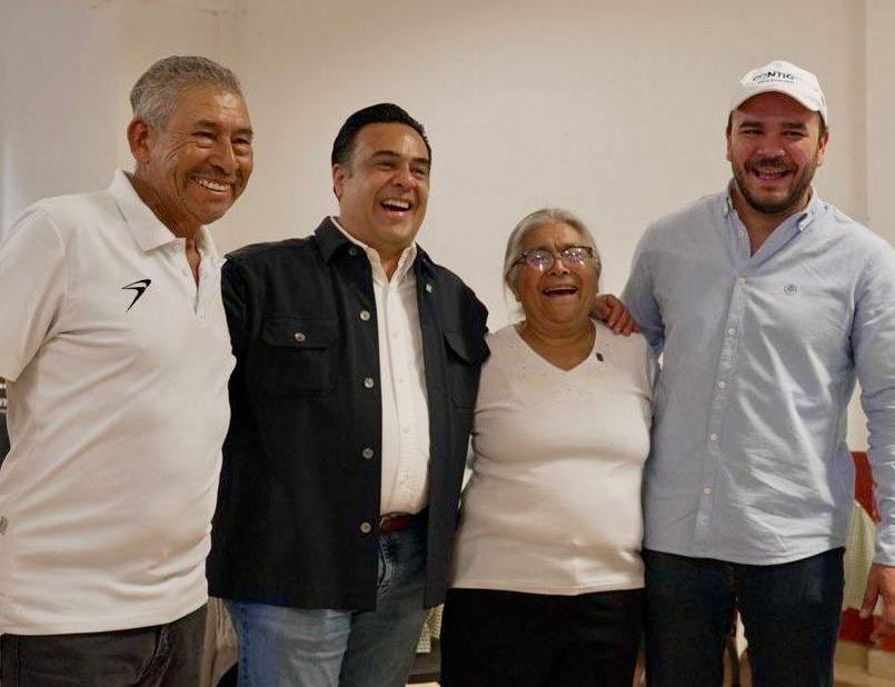 LuisBNava's tweet photo. Me hace muy feliz saber que en los Clubes del Adulto Mayor se apapacha a quienes trabajaron por tantos años. Hoy pude supervisar los trabajos que se llevan a cabo en el Club Buenavista y, de verdad, qué bonito es convivir con sus integrantes, mi visión es que sigamos mejorando este programa del Gobernador Mauricio Kuri para que todas y todos vivan mejor. 
¡Te invitamos a conocer estos clubes y a llevar a tu abuelita o abuelito! https://t.co/vLODGLrqBi