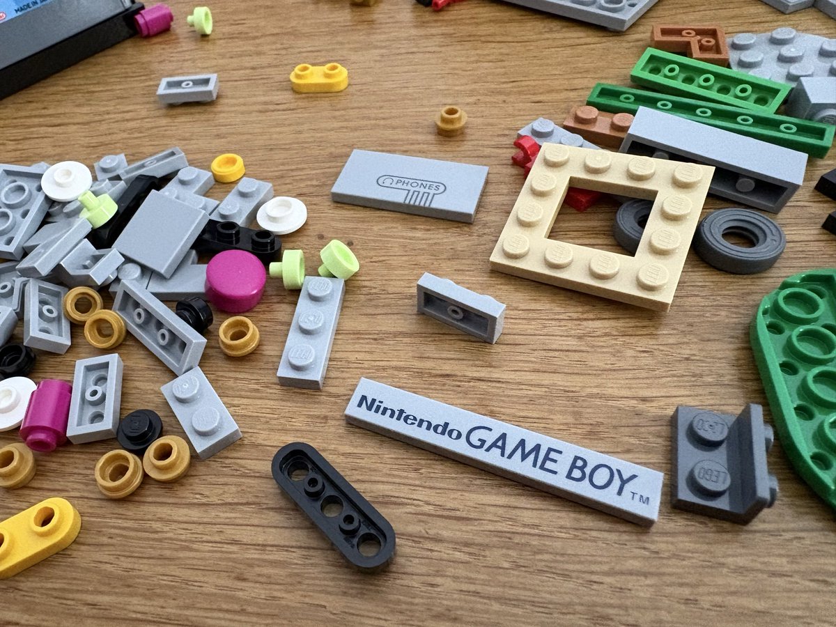 UnlimitedGamesX's tweet image. #Loading #LEGOGameBoy