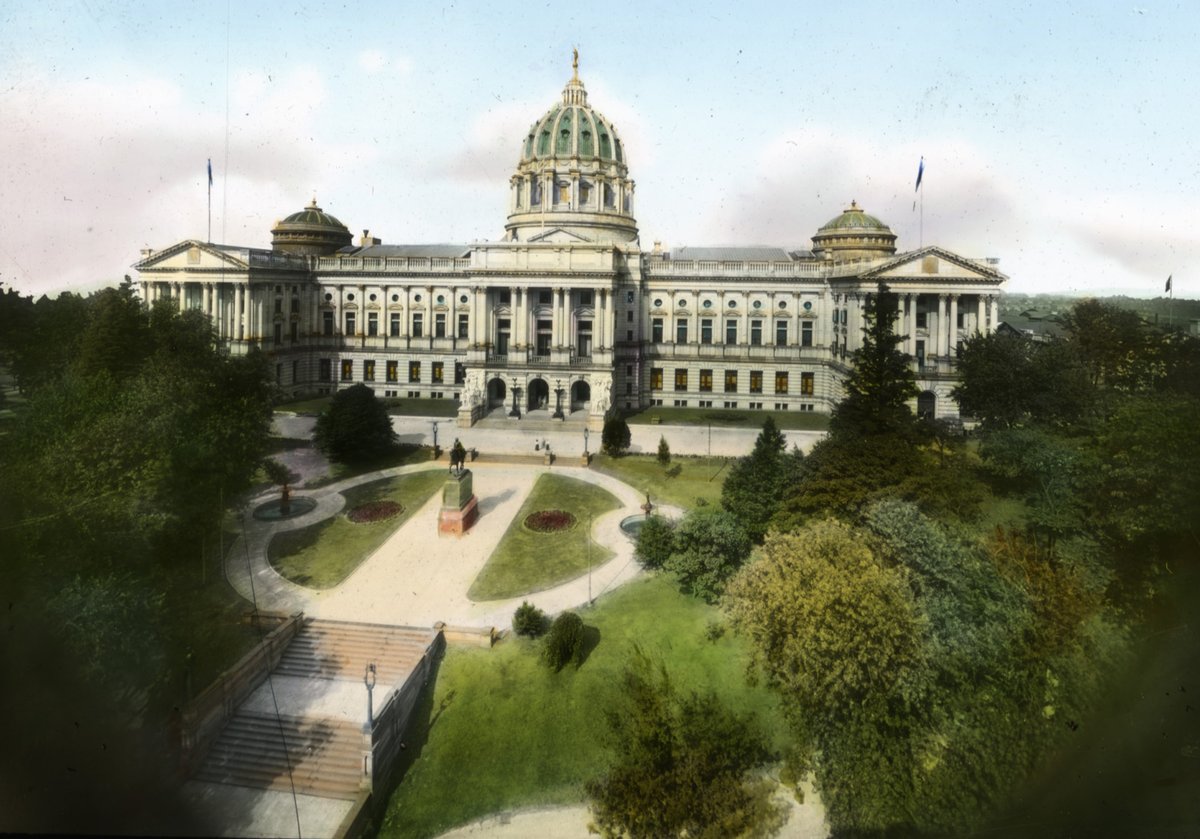 TRPresLibrary's tweet image. 🏛️🇺🇸 On This Day – October 4, 1906 🇺🇸🏛️
Roosevelt Dedicates Pennsylvania’s New State Capitol

On October 4, 1906, President Theodore Roosevelt arrived in Harrisburg, Pennsylvania, to dedicate the state’s newly completed Capitol building. Despite steady rain, thousands lined the…