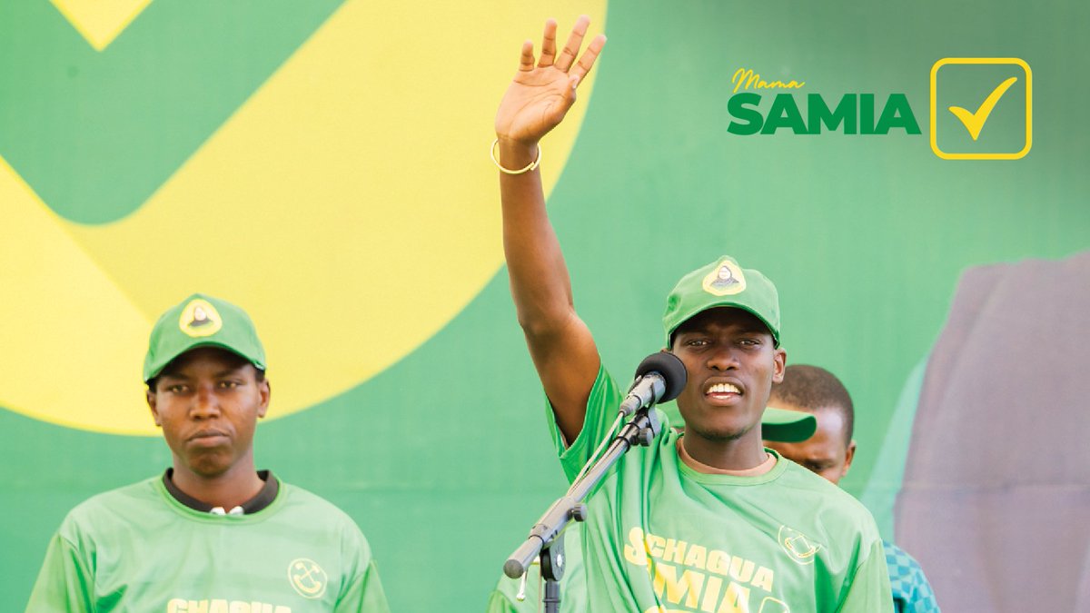 SuluhuSamia's tweet photo. Nimefika tena Babati, Mkoa wa Manyara ikiwa ni siku ya pili na ya mwisho ya Kampeni za Kiti cha Rais za Chama Cha Mapinduzi (CCM) kwa mkoa huu. Ahsanteni sana wananchi wa Manyara.

Nimefurahi sana kusikia na kuona jinsi wananchi wanavyoendelea kunufaika na matokeo ya kazi na utekelezaji wa miradi unaofanywa na Serikali kwenye mkoa huu. Hapa Manyara na kote tunapopita nchini, ahadi yetu ni kuendelea kufanya kazi ya kuwatumikia wananchi na Taifa letu kwa weledi zaidi, maarifa zaidi na mafanikio zaidi, huku tukisimamia misingi imara ya nchi yetu kubaki moja, yenye amani, utulivu na mshikamano.