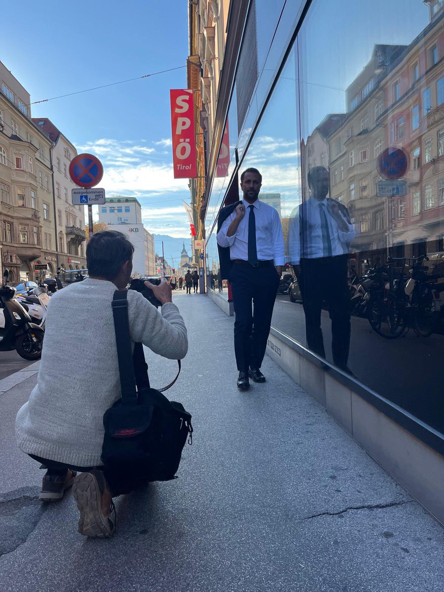 Ein unbequemer Genosse muss gehen: Ich habe mit <a href="/GDornauer/">Georg Dornauer</a> über seinen Rausschmiss, Babler, Kickl, Benko - und seine neue Liebe gesprochen. Das Interview lest ihr morgen in der #Krone und auf <a href="/krone_at/">Kronen Zeitung</a>  [Krone+] Christof Birbaumer  (hier in Action) hat die Fotos gemacht