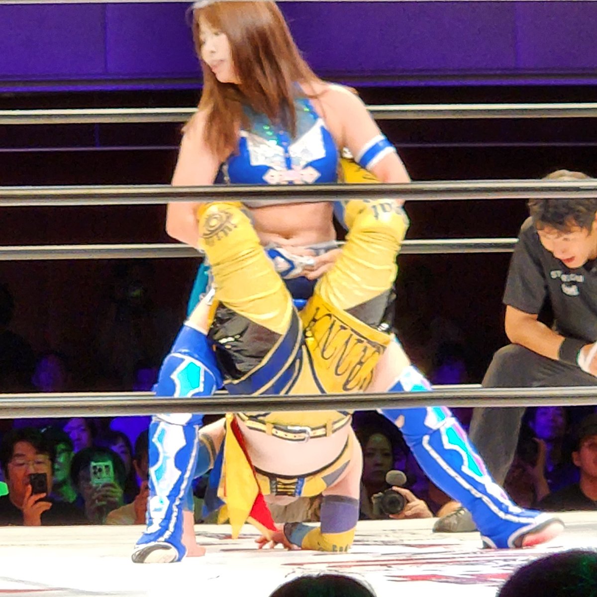 妃南さん

試合お疲れ様でした😄

素晴らしいグランドの攻防からの堂々とした試合運びに

後輩を引っ張って、自分も成長していこうと言う強い意思を感じ

若いながらに素晴らしい貫禄を感じましたので

これからの妃南さんに益々期待しています📣

#STARDOM 
#GE
#STARDOM