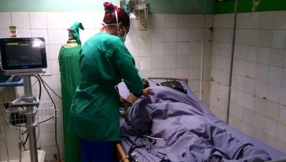 ⛈️Tres fallecidos y cuatro lesionados provocó el impacto de una descarga eléctrica en las cercanías del poblado de Cupey, en el municipio holguinero de Moa.

🔗acortar.link/lTXHjv