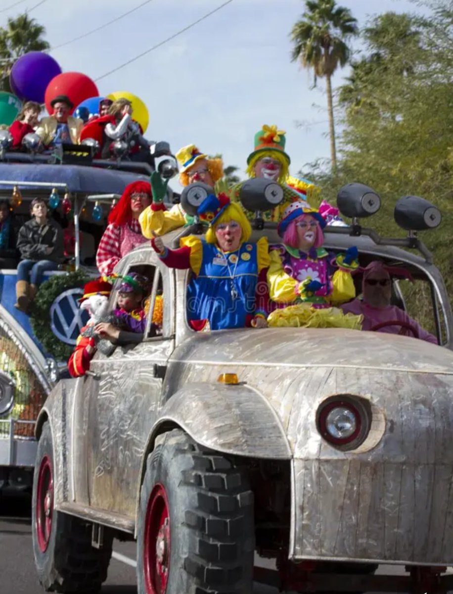 mkfoge's tweet photo. @_uwomy Who designed the clown cars? https://t.co/yClU5LYitZ