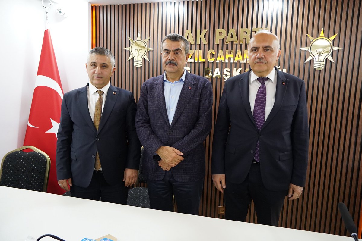 Milli Eğitim Bakanımız Sn. Yusuf Tekin’i, Belediye Başkanımız Sn. Süleyman Acar ve teşkilat üyelerimizle birlikte ilçe başkanlığımızda ağırladık.

İlçemizin eğitim alanındaki yatırımları ve geleceği üzerine verimli bir istişare gerçekleştirdik.

Nazik ziyaretleri ve destekleri