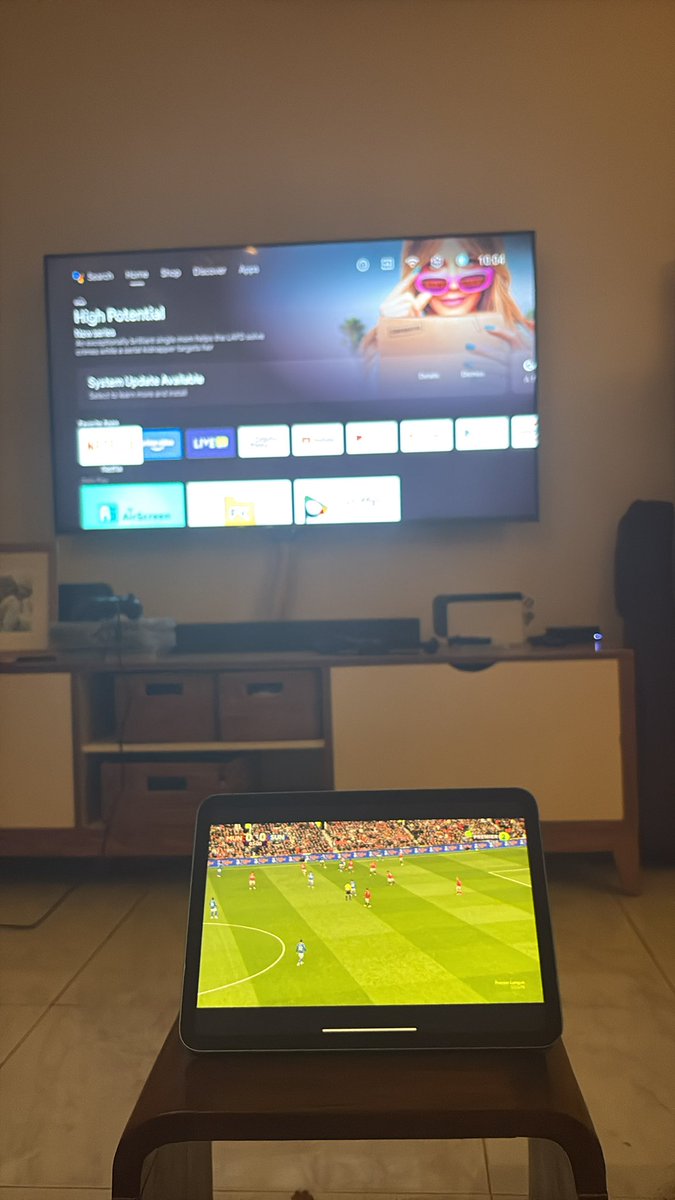 SolSoundSys's tweet photo. Yet another week and @StarHub @StarHubCares won’t work on my tv and says I’m not subscribed to a service I am and won’t let me add to any other devices. https://t.co/prTUvpc3z5