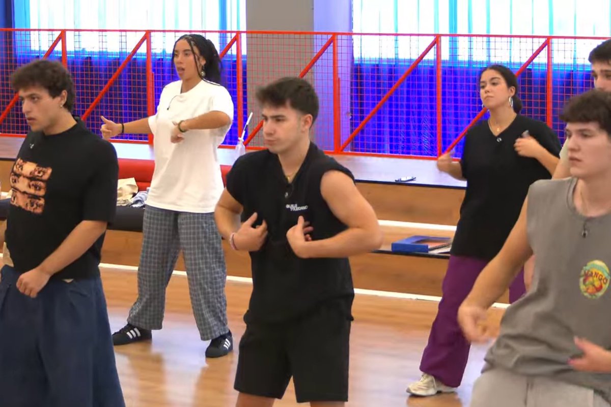 Energíaaaaaa en la clase de Urban 🔋con <a href="/judithendje/">Judith Endje</a> ✨ 

En DIRECTO 👉🏻 youtu.be/lKsZESVLYPE
