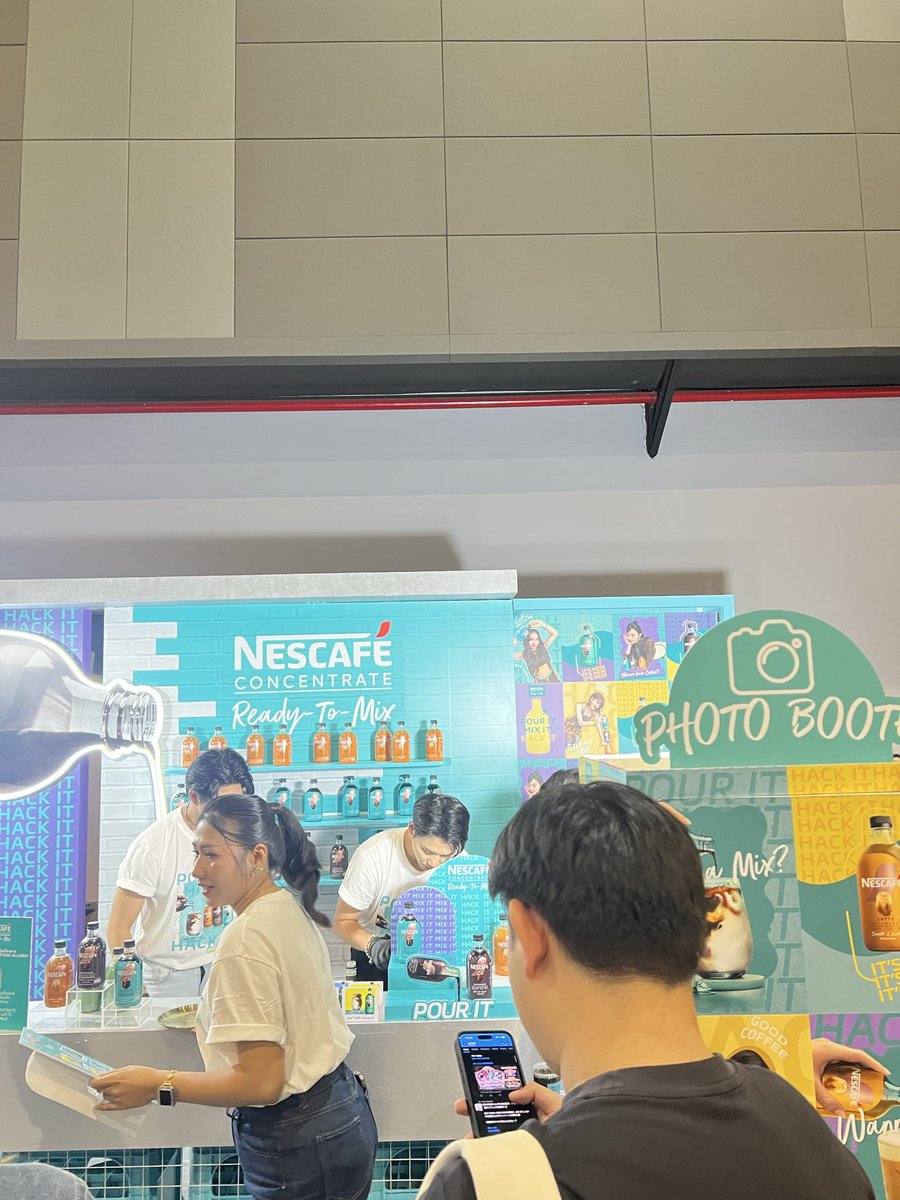 oujuzUp's tweet photo. มาดูน้องพิกซี่จ้า #NESCAFÉReadyToMix https://t.co/ZIb5Ejcu6n