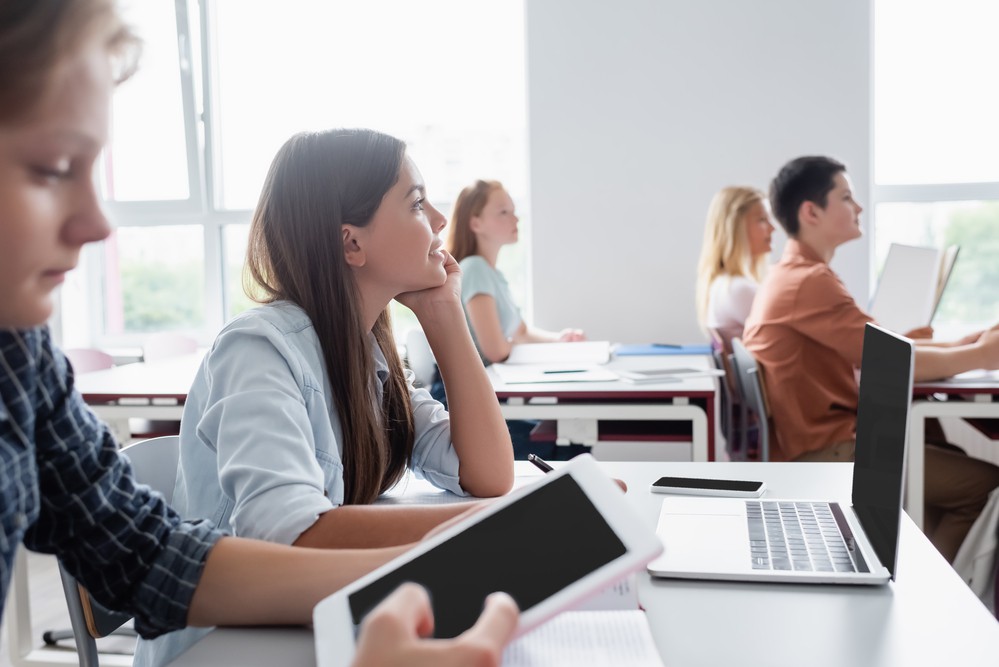 mobilesmsio's tweet image. Maintaining different personas across multiple accounts can greatly enhance marketing outreach, especially if managing multiple brands.

Read more 👉 sms.onl/1pw35ia

#DetailedGuide #Privacy #Anonymous