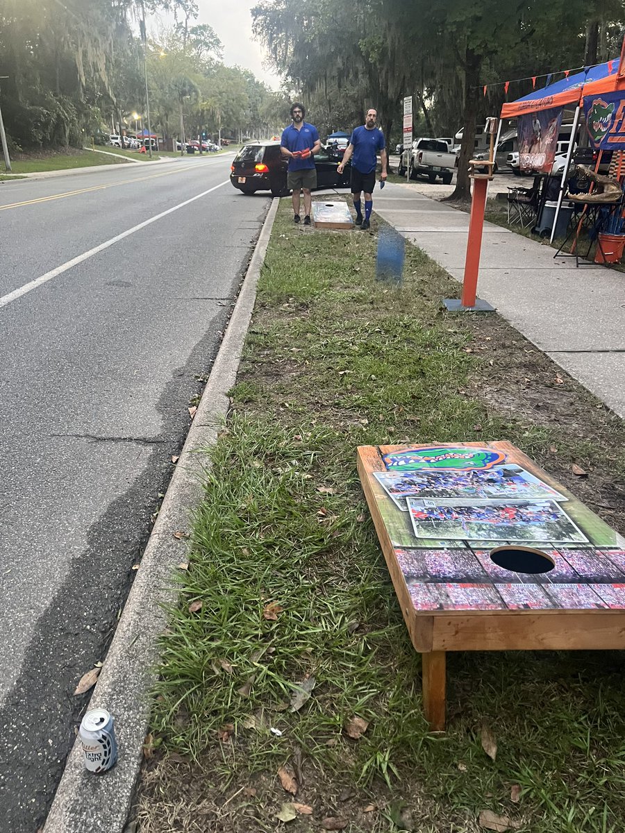 Cornhole and beer at 7 am with the <a href="/HarmonicWoodsTG/">🐊Harmonic Woods TailGators🐊</a> is a beautiful thing