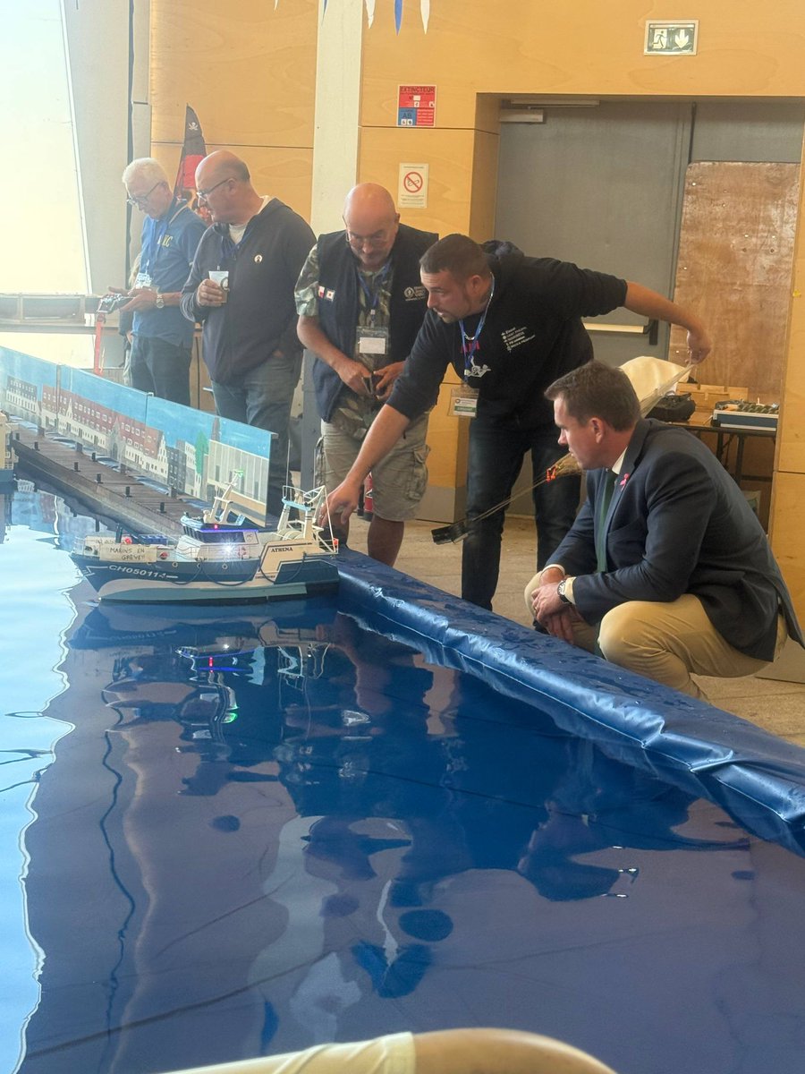 🇫🇷 Les Modélistes navals du #Calaisis reçoivent aujourd’hui et demain leurs amis de France et d’Europe à #Calais !

Passez à la Halle de la Place d’armes découvrir leurs modèles qui sont des merveilles d’ingénierie manuelle. 

Ils seront heureux de vous partager leur passion !