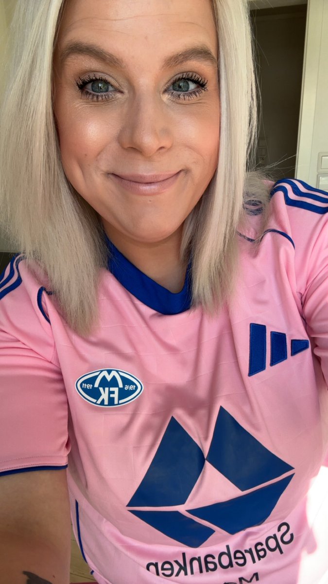 Heia Molde - klar for KBK borte i tidenes fineste Moldedrakt! 💙🎀