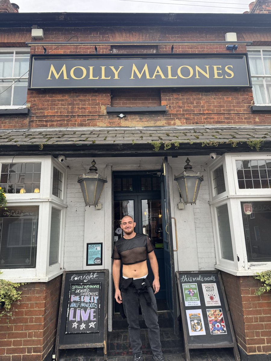 CaldecoteAfc's tweet photo. 1. Molly Malones https://t.co/CzWNDDZyTc