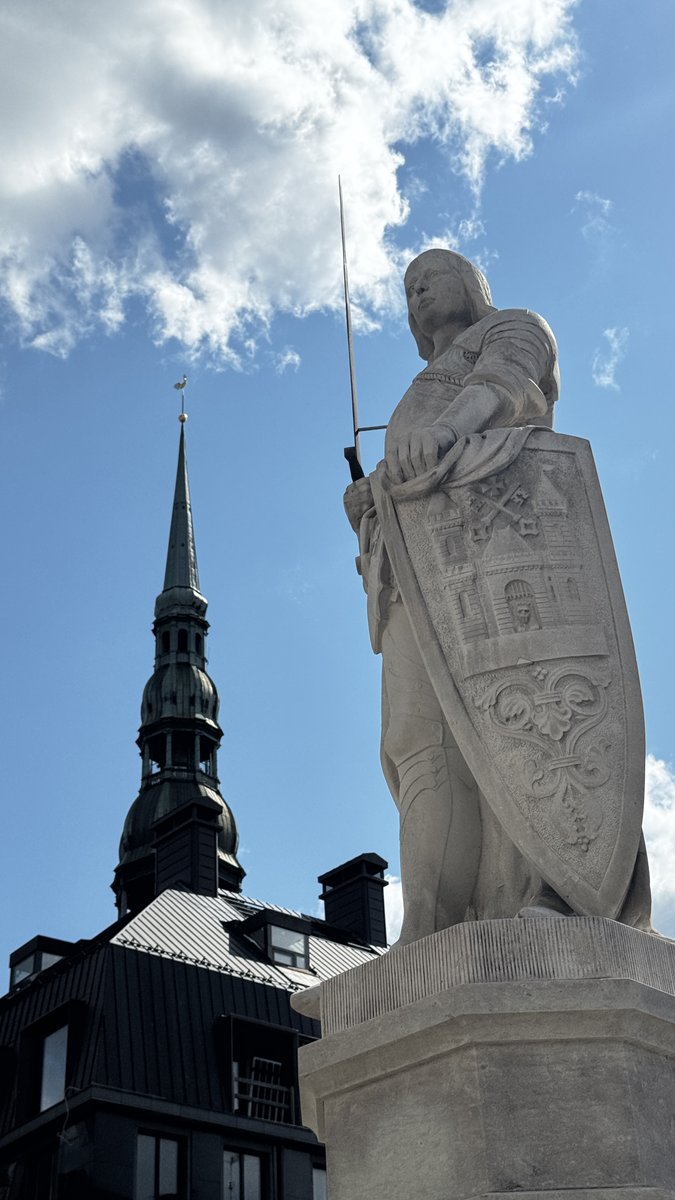tomiip4's tweet photo. A day in Riga — history, charm and Soviet architecture 🇱🇻 https://t.co/fUrYXgtT8w