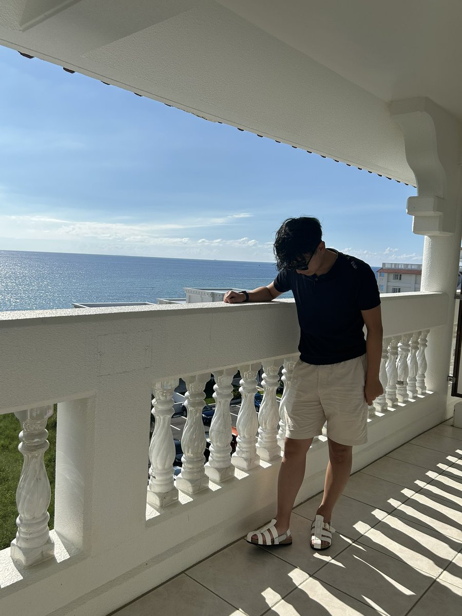 秋の沖縄とグルカサンダル