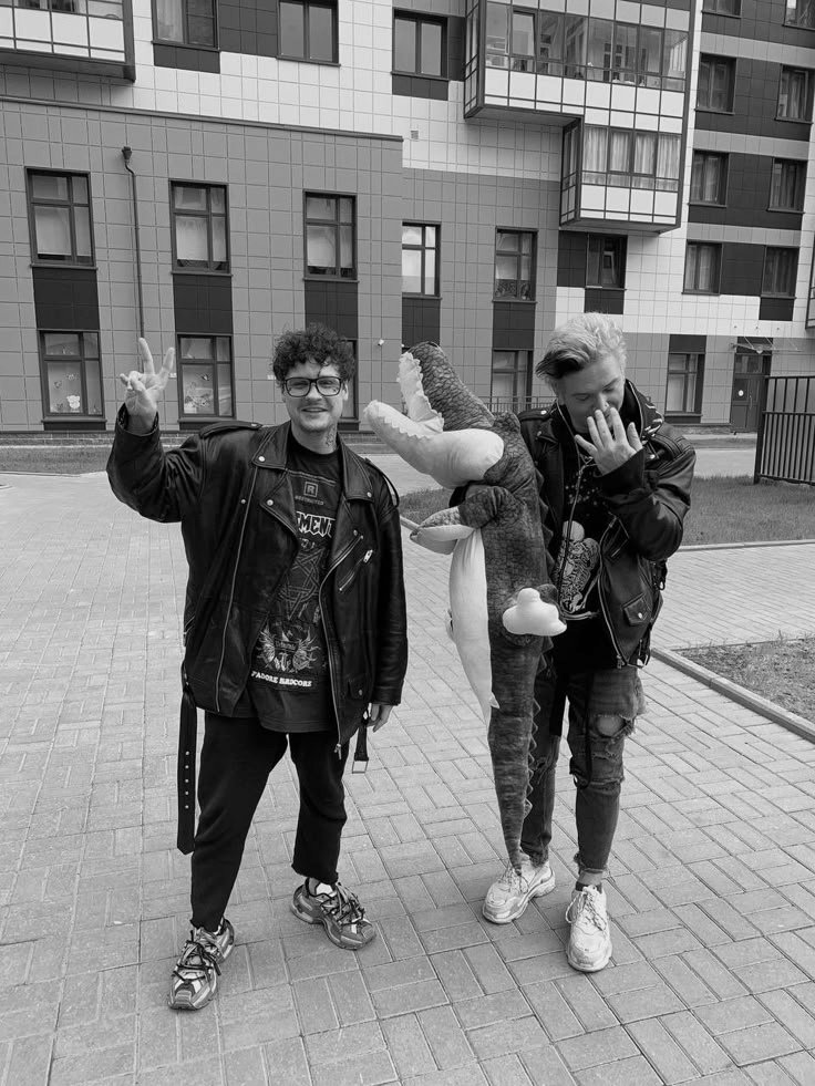 ㅤ
ㅤ ㅤ ㅤ я готов каждой дарить любовь, чтобы встречать его вновь и вновь.