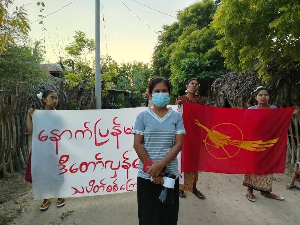 KYITHAR95368969's tweet photo. Revolutionary residents from a village of northern zone of #Yinmarbin Twp, #Sagaing Region, staged a strike to demolish the #MilitaryDictatorship on Oct4.
  
#WarCrimesOfJunta         
#2025Oct4Coup                                                 
#WhatsHappeningInMyanmar https://t.co/AvXSdpqqkW