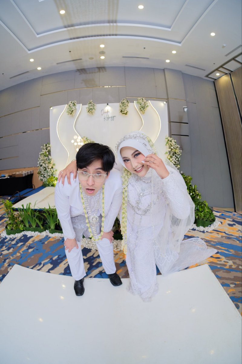 armaddyllos's tweet photo. 1 keputusan terbaik tahun ini adalah NIKAH MINIMALIS. nikah #genz ala #DINikahinKal a thread ~ https://t.co/h3ppjJfpsJ