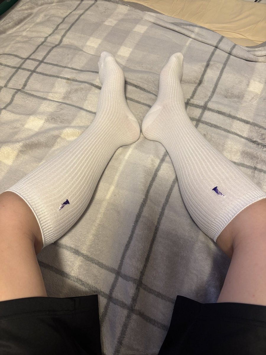 asisocks_white's tweet photo. 今日は白ハイソックス履いて過ごします https://t.co/5P2jKmwn2B