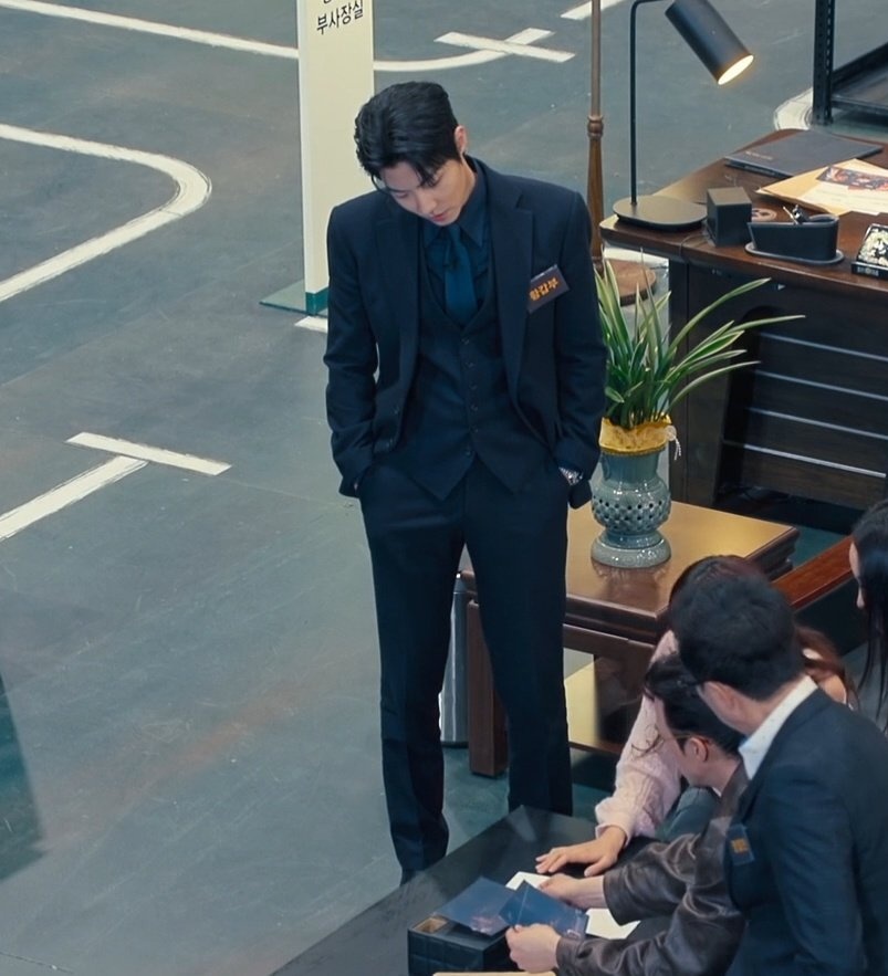 samyis_attorney's tweet photo. no suit has ever suited anyone more than this suit suited inyoup https://t.co/Wp7dRMbDEb