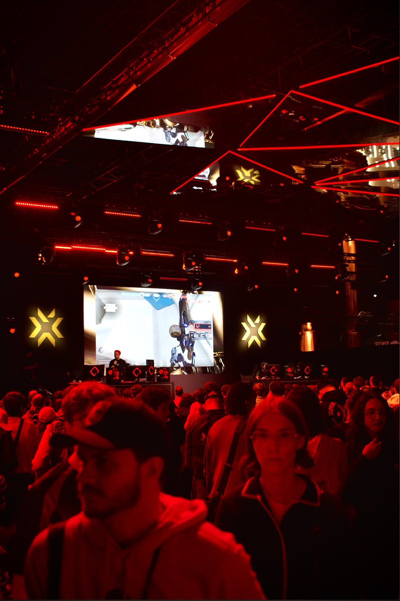 studiojstratus's tweet photo. VAL Fan Fest | Paris ✅ https://t.co/tISC6ai6Le