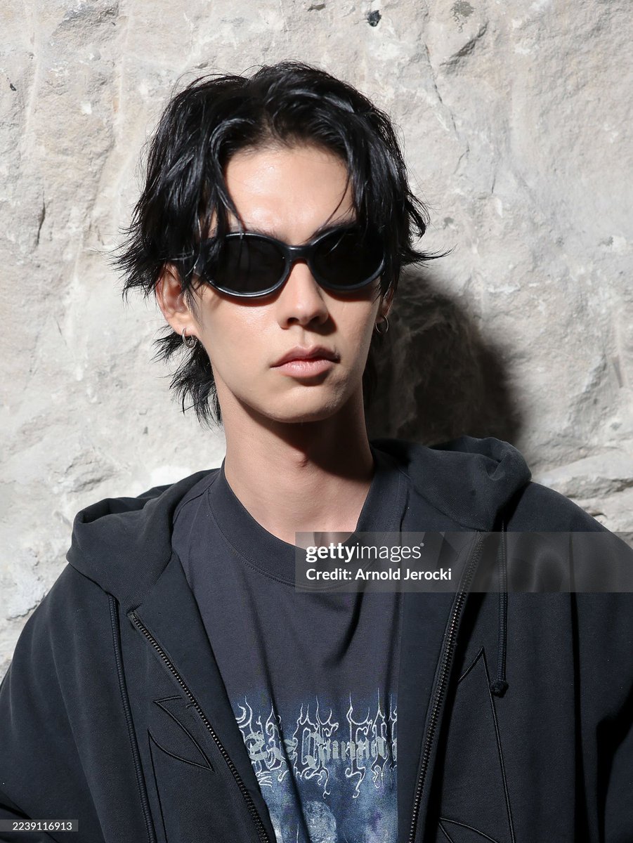 pmxvc_'s tweet photo. VETEMENTS: Photocall - Paris Fashion Week - Womenswear Spring/Summer 2026

🔗 https://t.co/p8rcYenr92
🔗 https://t.co/LPUPGFJROD
🔗 https://t.co/kpe7k1UyjO

BRIGHT WITH VETEMENTS
#VETEMENTSxBRIGHT
#VETEMENTS
#bbrightvc @bbrightvc https://t.co/pOjxEcYvSv