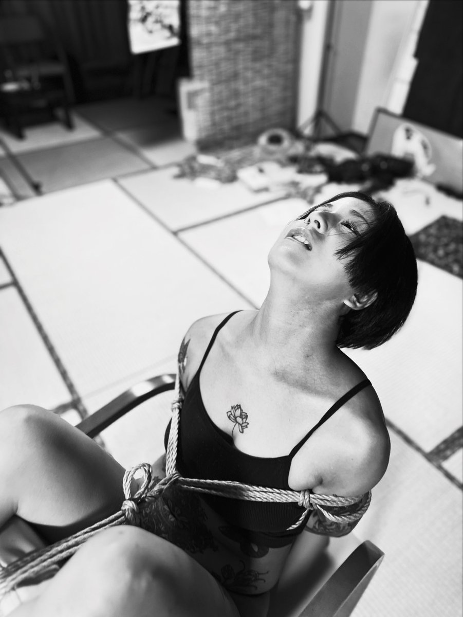matt_shibari's tweet photo. Shibari ist nicht Technik – es ist Gefühl
#shibari #osadaryu #kinbaku #ropeart #bondageart #artofrope #japanesebondage #ropeaesthetics #bondageaesthetics #ropepractice #shibarilife #shibarilovers #ropeartist #intimateart #sensualart #shibariart @osadasteve https://t.co/86inmmpXxJ