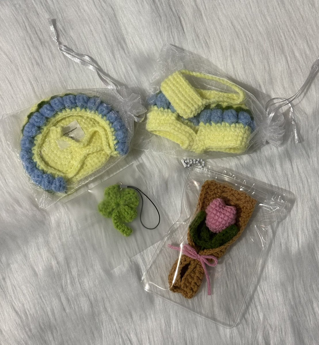 lexjiniret's tweet photo. ready na sa sg ang anak kong to HAHAHAHA thank you so much for making them @fluffballjaemin!! very cutesy ni jjed dito 🙂‍↕️ ty also for the freebies 🫶🏻

#lexmails💌
#aricrochets https://t.co/QSnWyOilF3
