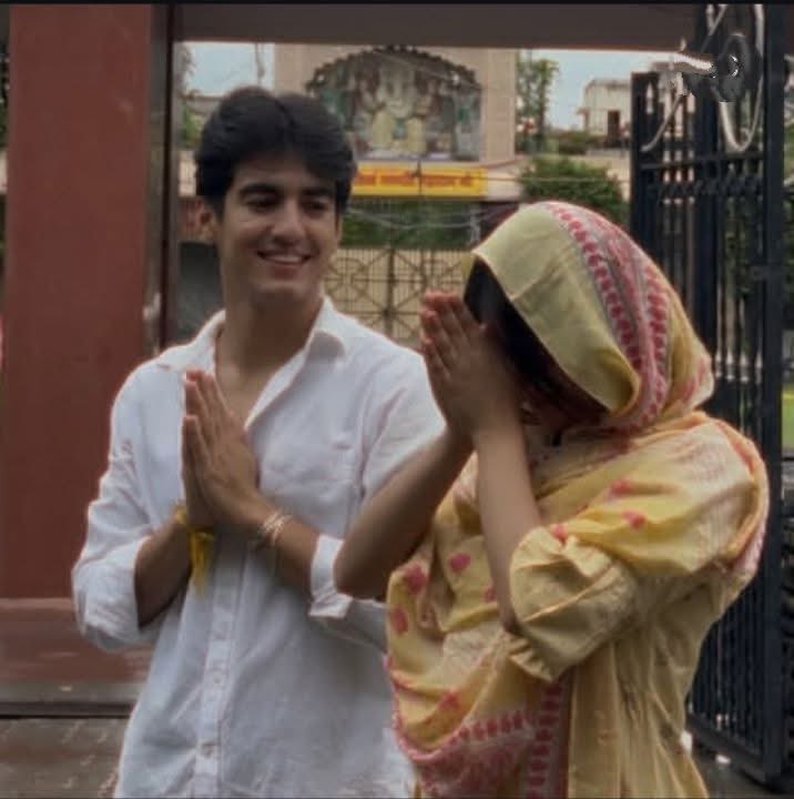 Shybeee6's tweet image. محبت تم کو جدھر بھی میسر ہوـــــــ!!
اس کا احترام کرو ــــــــــــــــــــــــــــ!!
عنقریب محبتوں کا قحط پڑنے والا ہے!!
#قومی_زبان