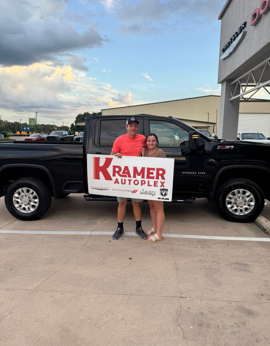 KramerAutoplex's tweet image. 🎉 Welcome to the #KramerFamily, April! 🎉 Congratulations on your #Chevy #Silverado2500 — what a ride! 🚘  SOLD by Mike Johnson.

🖥️ Website Link: bit.ly/3KTvcPz
#KramerCDJR #LivingstonTexas #KramerAutoplex #NewCarSales #Automotive #Cars #TruckSales #CarsForSale