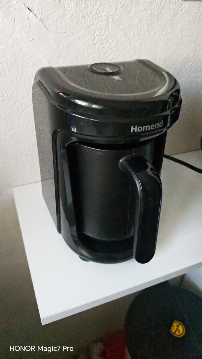 MehmetaliTore's tweet image. #homend sen bu makineyi yapınca neyi baz alarak ürettin
pahalı, aşırı kalitesiz 
Her yeri plastik sallanıyor kötü malzeme 
Cezvesi plastik, cezvenin içinde sözde sızmayı önleyen conta kötü silikon
2 kez pişiriyorum halen köpüksüz soğuk kahve içiyoruz
Sinbo çelik cezve bundan iyi