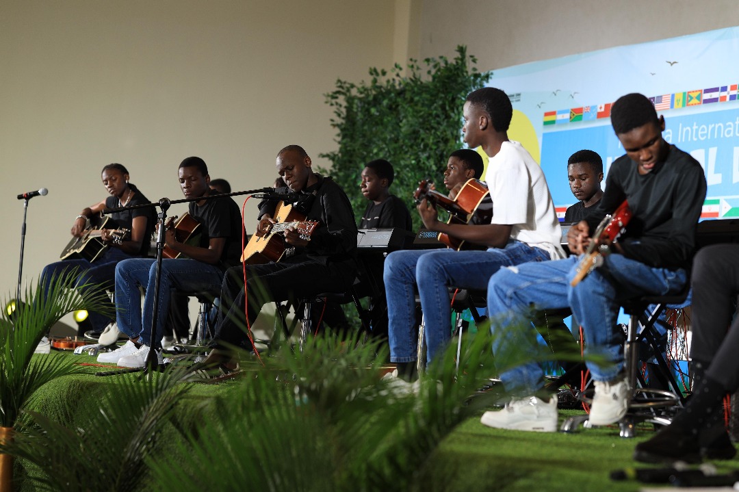 KabojjaSchool's tweet photo. βThe future is tlours to create.β
Our High School #CulturalWeek2025 climax showcased talent, heritage & innovation.
Honoured to host Owekitibwa Robert Wagwa Nsibirwa, 2nd Deputy PM & Minister for Finance, Buganda Kingdom.
#GlobalCitizenship #Sustainability https://t.co/II0zouNhZo