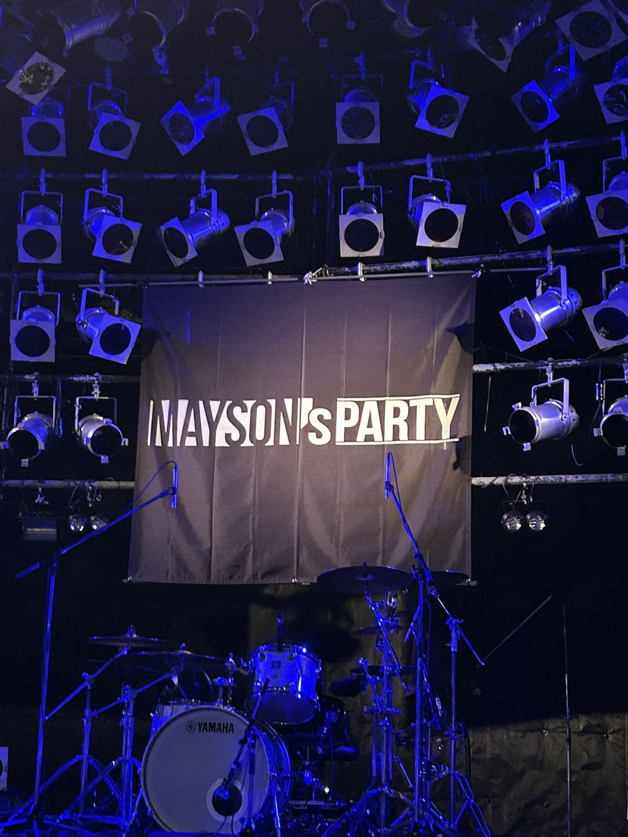 UNZA094056's tweet image. 今日は名古屋E.L.Lでの推し同士のライブ♪
楽しんで体力使い切りました💦　
画像最後のはダイブしてきた方のだと思いますが、手に引っかかってたのでスタッフに預けました、見つけたら聞いてみて下さい。
#ElectricLadyLand
#バックドロップシンデレラ
#MAYSON'S PARTY