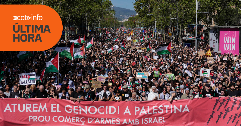 3CatInfo's tweet photo. ⚠ #ÚltimaHora La manifestació per Palestina aplega 70.000 persones a Barcelona, segons la Guàrdia Urbana https://t.co/LSoG62iWCm