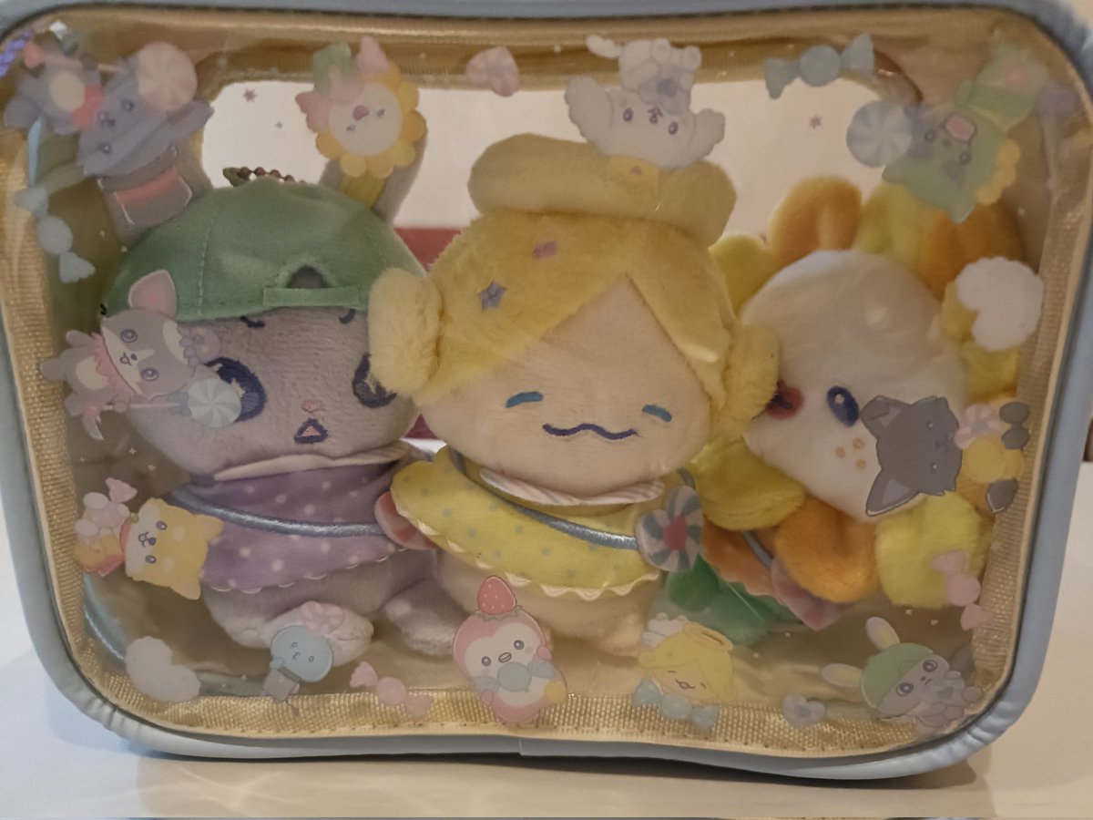 y_k5jam555's tweet photo. もこおめでとう💛
大好きなお友達のもこをお借りしてポーチに詰めたらかわいすぎた🫶
#HAPPYmocoDAY https://t.co/C7OlhGnoyF