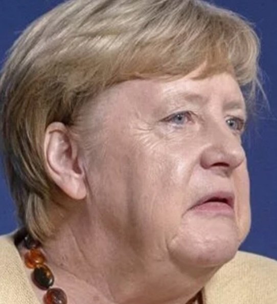 Pure Verachtung.

#Merkel