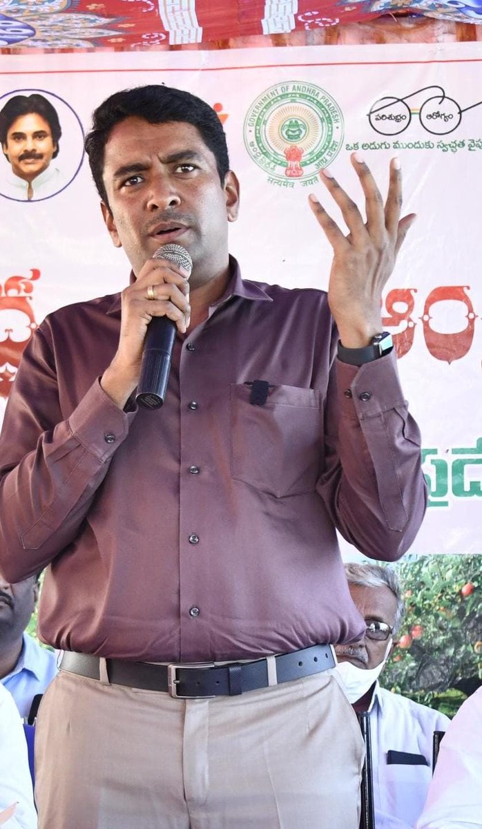 Collectorntr's tweet image. Date  : 4th Oct, 2025
Place : Vijayawada

NTR District Collector Dr. G. Lakshmisha IAS, praised District administration’s commitment on winning 8 State level #SwachhAndhra Awards-2025 with a collective effort on initiatives like #SASA programs, effective waste management, plastic